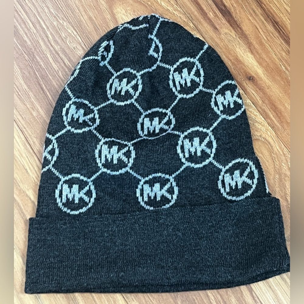 Michael Kors Logo Knit Beanie Hat Gray